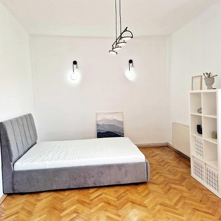 Olv Nomad Apartment Cluj-Napoca Ngoại thất bức ảnh