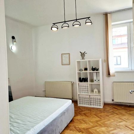 Olv Nomad Apartment Cluj-Napoca Ngoại thất bức ảnh